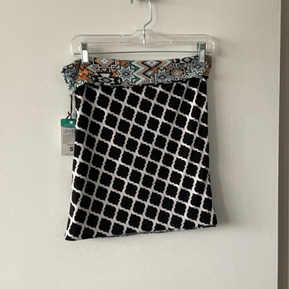 Ladies skirt or tube top. Size small